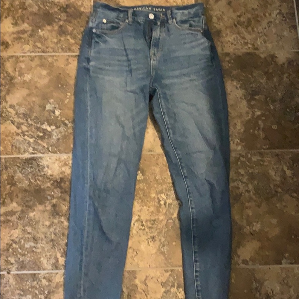 size 4 American Eagle mom jeans